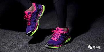 国产跑鞋换鞋垫视频讲解,换鞋垫视频教程深度解析